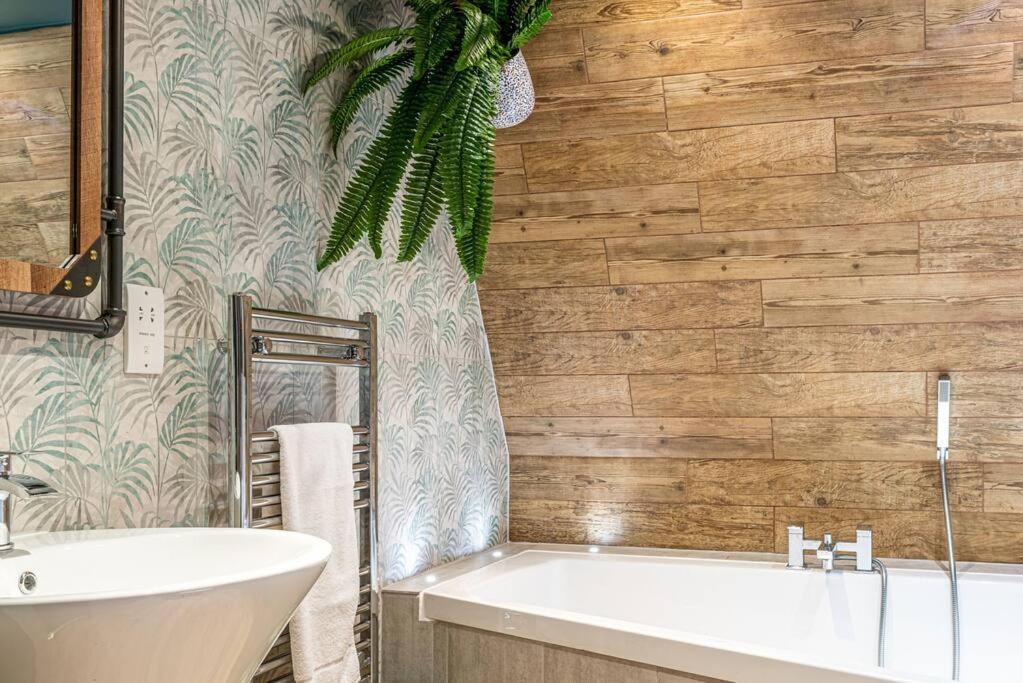 Appartement Style & Opulence In Georgian Chapel W Parking à Bath Extérieur photo